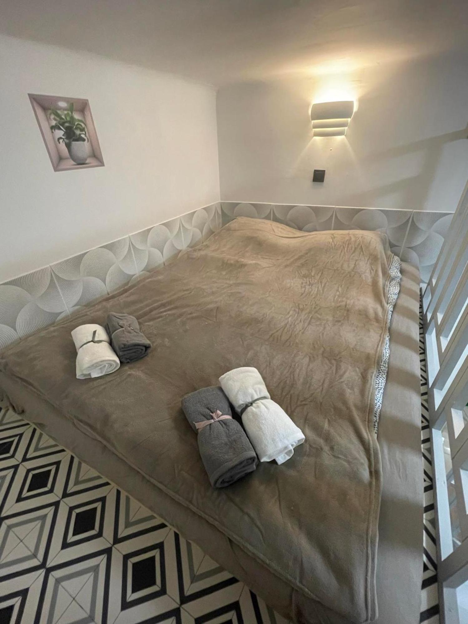Apartamento Ernesto 17 With Free Parking Possibility Budapest Exterior foto