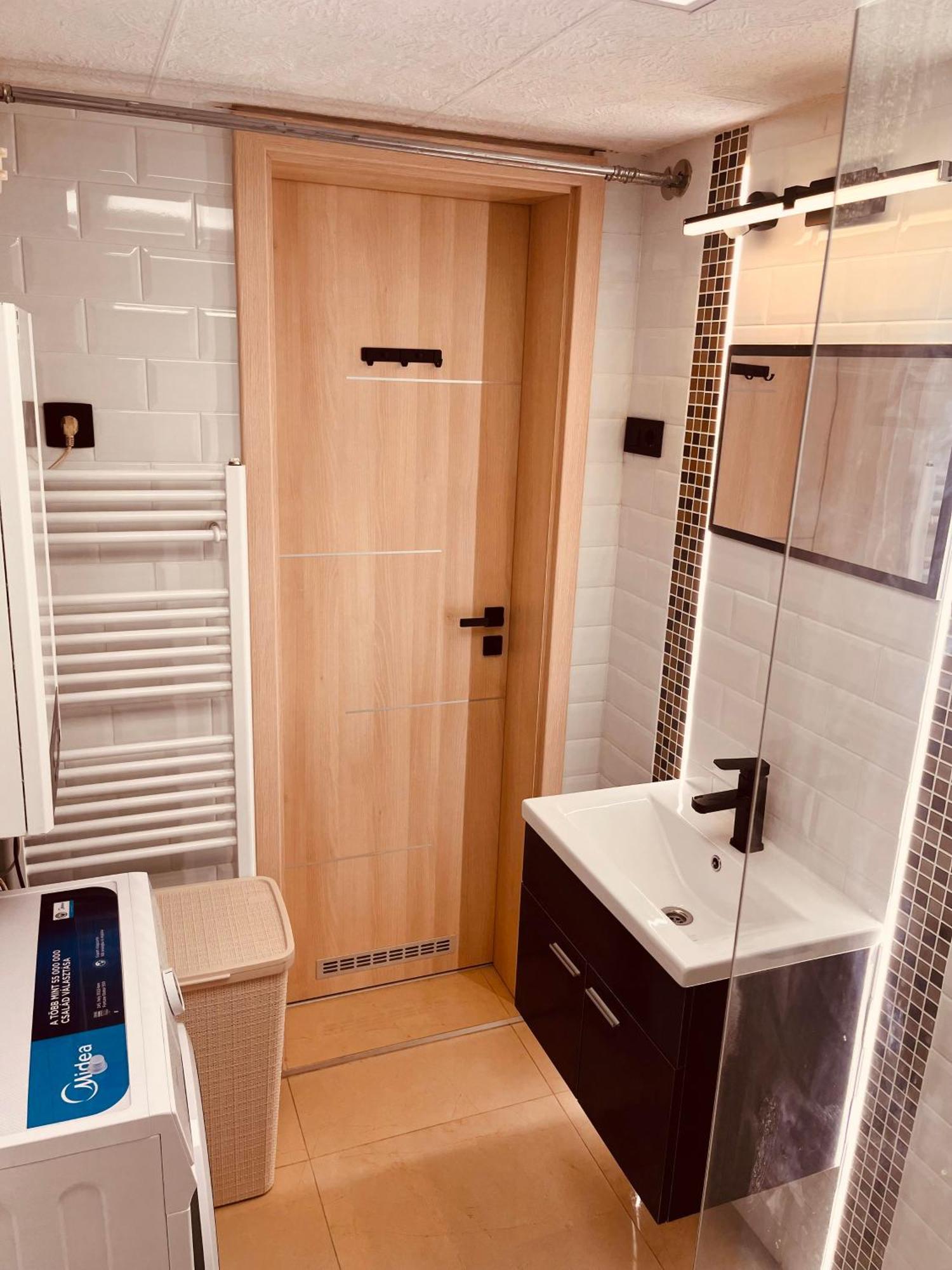 Apartamento Ernesto 17 With Free Parking Possibility Budapest Exterior foto